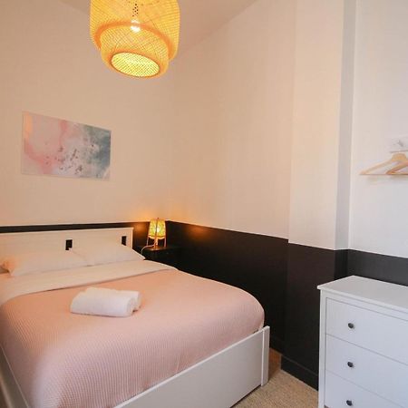 2-Bedroom Flat + Private Car Park. Лилль Экстерьер фото